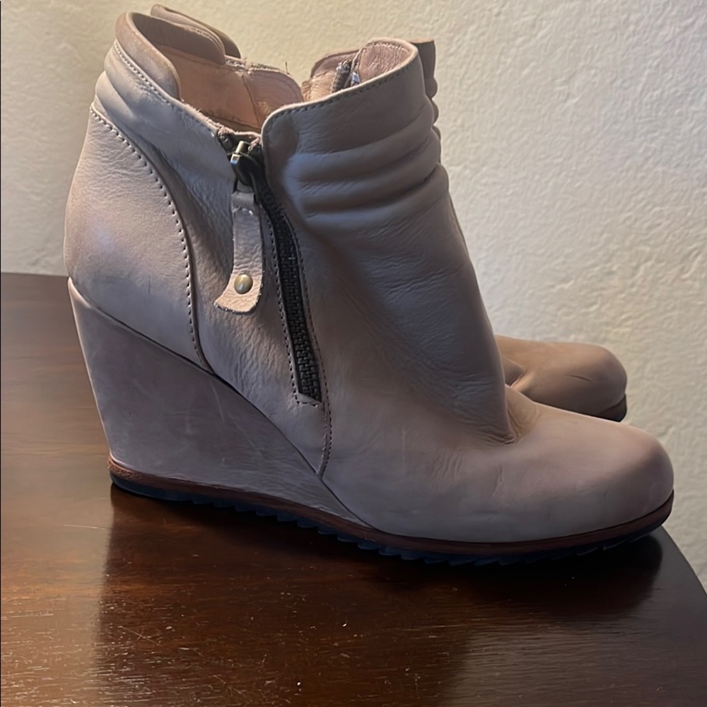 Biala Taupe Leather Wedge Ankle Boots 38M/7.5